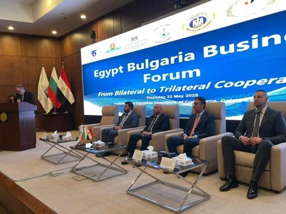 رئيس اتحاد الغرف التجارية: مصر تشتري سنويًا 350 نوعًا من المنتجات تبلغ قيمتها أكثر من 24 مليار دولار رئيس اتحاد الغرف التجارية: مصر تشتري سنويًا 350 نوعًا من المنتجات تبلغ قيمتها أكثر من 24 مليار دولار