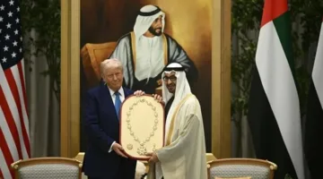 رئيس الإمارات يكرم ترامب بـ”وسام زايد” تكريماً لمساهماته في تعزيز العلاقات بين الدولتين.