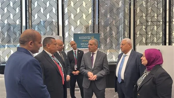 رئيس البنك الزراعي يشرف على الأعمال النهائية في مقر البنك بالعاصمة الإدارية استعدادًا لافتتاحه قريبًا. رئيس البنك الزراعي يشرف على الأعمال النهائية في مقر البنك بالعاصمة الإدارية استعدادًا لافتتاحه قريبًا.