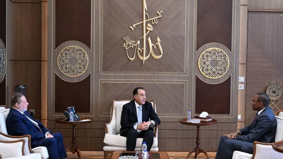 رئيس الوزراء يلتقي نائب مدير صندوق النقد الدولي بحضور محافظ البنك المركزي رئيس الوزراء يلتقي نائب مدير صندوق النقد الدولي بحضور محافظ البنك المركزي