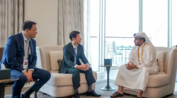 رئيس المناطق الحرة يلتقي بالمدير التنفيذي لشركة سامسونج سي آند تي