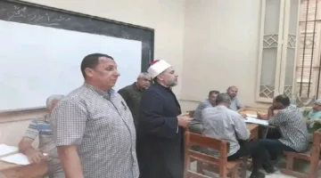 رئيس المنطقة الأزهرية بالشرقية يزور مركز تصحيح الشهادات الإعدادية والابتدائية