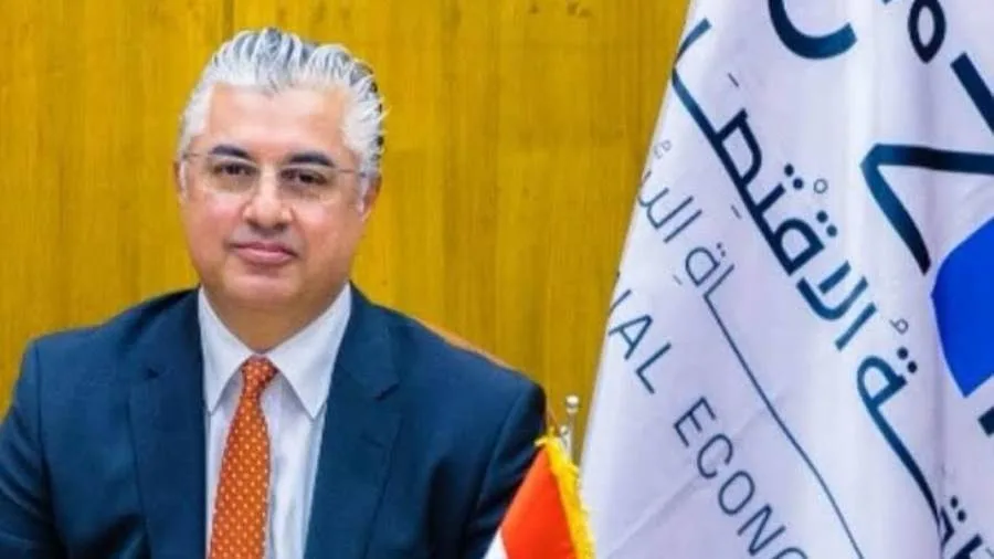رئيس المنطقة الاقتصادية لقناة السويس: المصارف المصرية أطلقت خيار فتح حسابات باليوان الصيني رئيس المنطقة الاقتصادية لقناة السويس: المصارف المصرية أطلقت خيار فتح حسابات باليوان الصيني