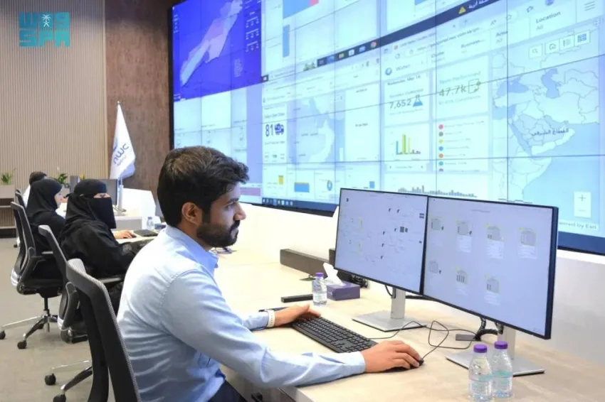 رئيس المياه الوطنية يفتتح مركز خدمات العملاء ونظام التحكم الذكي للعمليات في المنطقة الشرقية رئيس المياه الوطنية يفتتح مركز خدمات العملاء ونظام التحكم الذكي للعمليات في المنطقة الشرقية