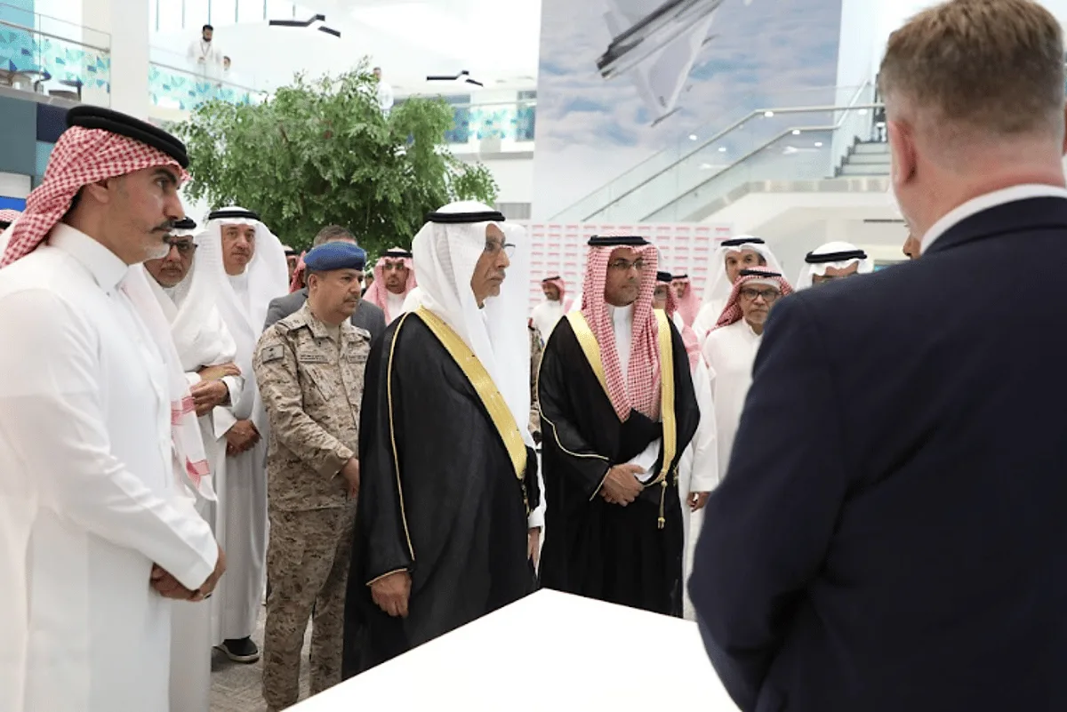 رئيس الهيئة العامة للصناعات العسكرية يطلق شركة «بي إيه إي سيستمز العربية للصناعة» رئيس الهيئة العامة للصناعات العسكرية يطلق شركة «بي إيه إي سيستمز العربية للصناعة»