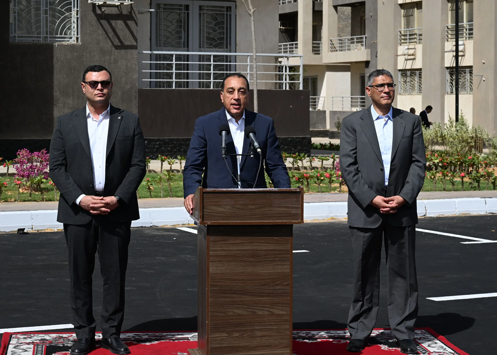 رئيس الوزراء: الحكومة توفر دعمًا بنسبة 60% لوحدات الإسكان الاجتماعي مقارنة بقيمتها الفعلية. رئيس الوزراء: الحكومة توفر دعمًا بنسبة 60% لوحدات الإسكان الاجتماعي مقارنة بقيمتها الفعلية.