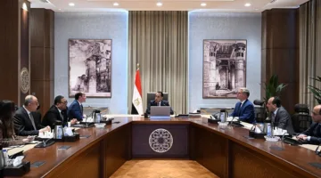 رئيس الوزراء: تسهيل إجراءات إنشاء محطات الغاز للسيارات للقطاع الخاص