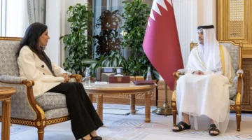 رئيس الوزراء ووزير الخارجية يستقبل وزيرة الأشغال العامة في الكويت
