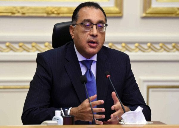 رئيس الوزراء يتابع خطوات تيسير إجراءات دخول السائحين بالمطارات