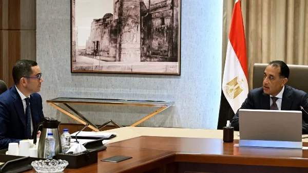 رئيس الوزراء يتابع مع وزير الاستثمار تنفيذ التكليفات الرئاسية لتحسين مناخ الاستثمار