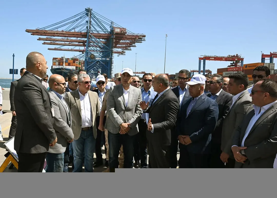 رئيس الوزراء يتفقد المحطة الأكبر في منطقة شرق المتوسط بطاقة استيعابية تبلغ 7 ملايين حاوية