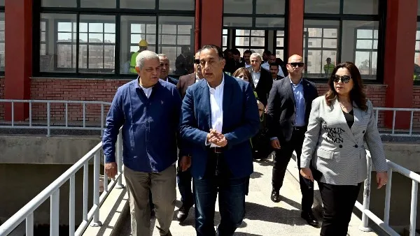 رئيس الوزراء يتفقد مشروع إسكان لمحدودى الدخل بالعجيزي بالغربية