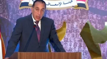رئيس الوزراء يكرم مجموعة من النماذج المتميزة في هيئة الإسعاف المصرية