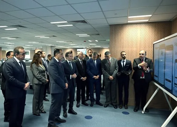 رئيس الوزراء يدشن المقر الجديد للهيئة المصرية للإسعاف رئيس الوزراء يدشن المقر الجديد للهيئة المصرية للإسعاف