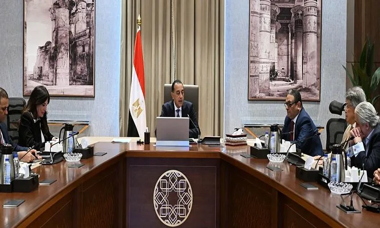 رئيس الوزراء يراقب آخر التطورات في التحضيرات لافتتاح المتحف المصري الكبير. رئيس الوزراء يراقب آخر التطورات في التحضيرات لافتتاح المتحف المصري الكبير.