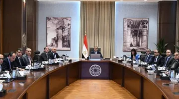 رئيس الوزراء يراقب أنشطة اللجنة المسؤولة عن إدارة الدين العام الخارجي وتنظيم عمليات الاقتراض