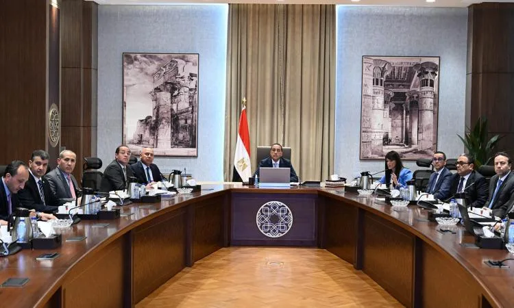 رئيس الوزراء يراقب أنشطة لجنة إدارة الدين الخارجي وضبط الاقتراض رئيس الوزراء يراقب أنشطة لجنة إدارة الدين الخارجي وضبط الاقتراض