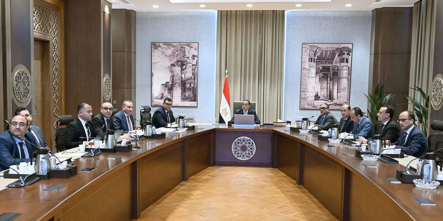رئيس الوزراء يراقب خطوات تقديم إدارة وتشغيل مشروع “حدائق تلال الفسطاط”