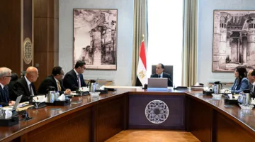رئيس الوزراء يراقب سير تنفيذ مشروع مياه الشرب والصرف الصحي في مدن شرق وغرب القاهرة