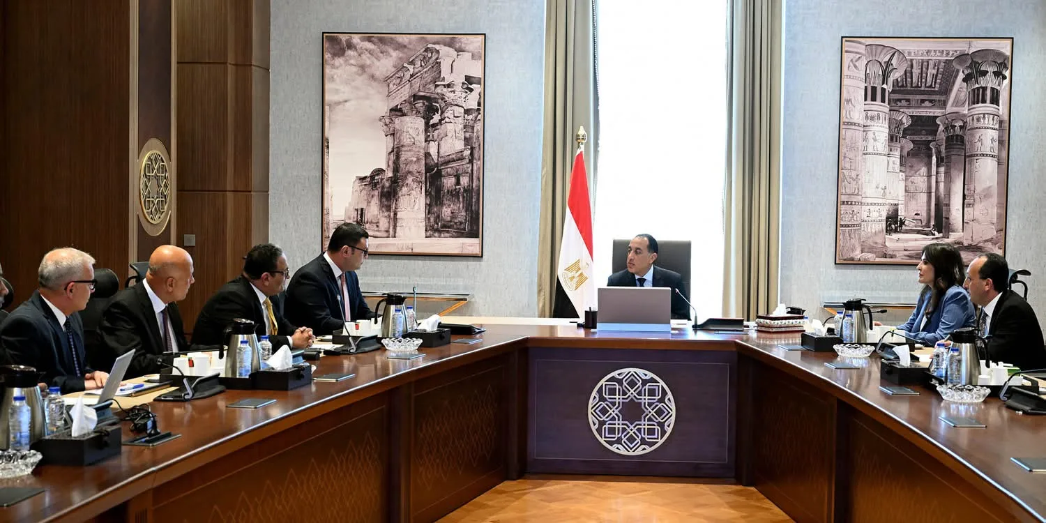 رئيس الوزراء يراقب سير تنفيذ مشروع مياه الشرب والصرف الصحي في مدن شرق وغرب القاهرة رئيس الوزراء يراقب سير تنفيذ مشروع مياه الشرب والصرف الصحي في مدن شرق وغرب القاهرة