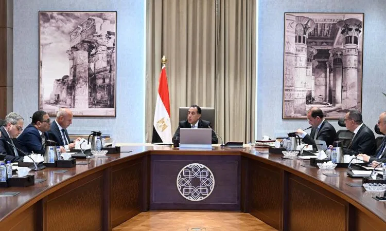 رئيس الوزراء يراقب سير جهود تحديث النظام الجمركي رئيس الوزراء يراقب سير جهود تحديث النظام الجمركي