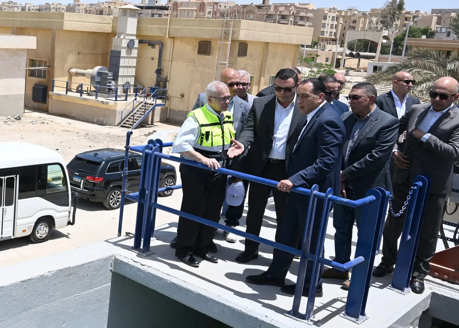 رئيس الوزراء يزور مشروع تحسين كفاءة محطة مياه الشيخ زايد رئيس الوزراء يزور مشروع تحسين كفاءة محطة مياه الشيخ زايد