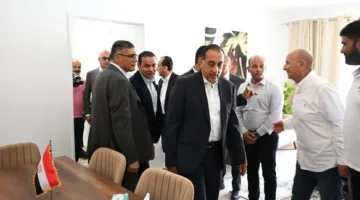 رئيس الوزراء يزور مشروع “جنة” السكني في مدينة الشيخ زايد