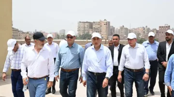رئيس الوزراء يستعرض مستجدات مشروع حديقة تلال الفسطاط أثناء جولة له في الموقع