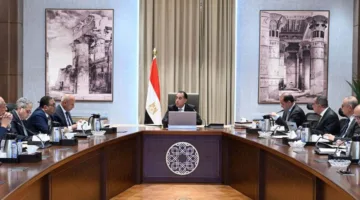 رئيس الوزراء يشرف على تحسين النظام الجمركي وتفعيل نظام التسجيل المسبق للشحنات بحضور نائب محافظ البنك المركزي
