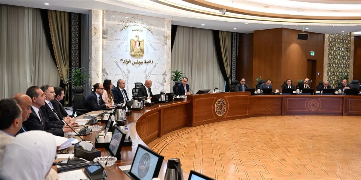 رئيس الوزراء يطلب إعداد قائمة موحدة بالمواد الخام ومستلزمات الإنتاج المستوردة المستخدمة في التصنيع والتصدير.