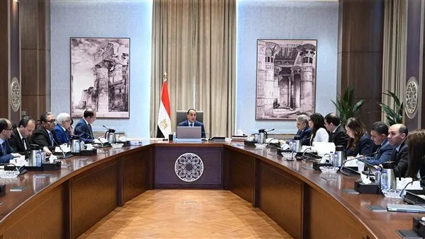 رئيس الوزراء يقدم عدة أفكار للمساعدة في تقليل مستويات الدين رئيس الوزراء يقدم عدة أفكار للمساعدة في تقليل مستويات الدين