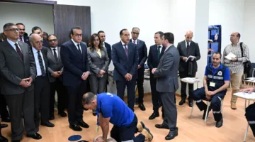رئيس الوزراء يقوم بجولة في المركز الوطني للتدريب التابع لهيئة الإسعاف المصرية