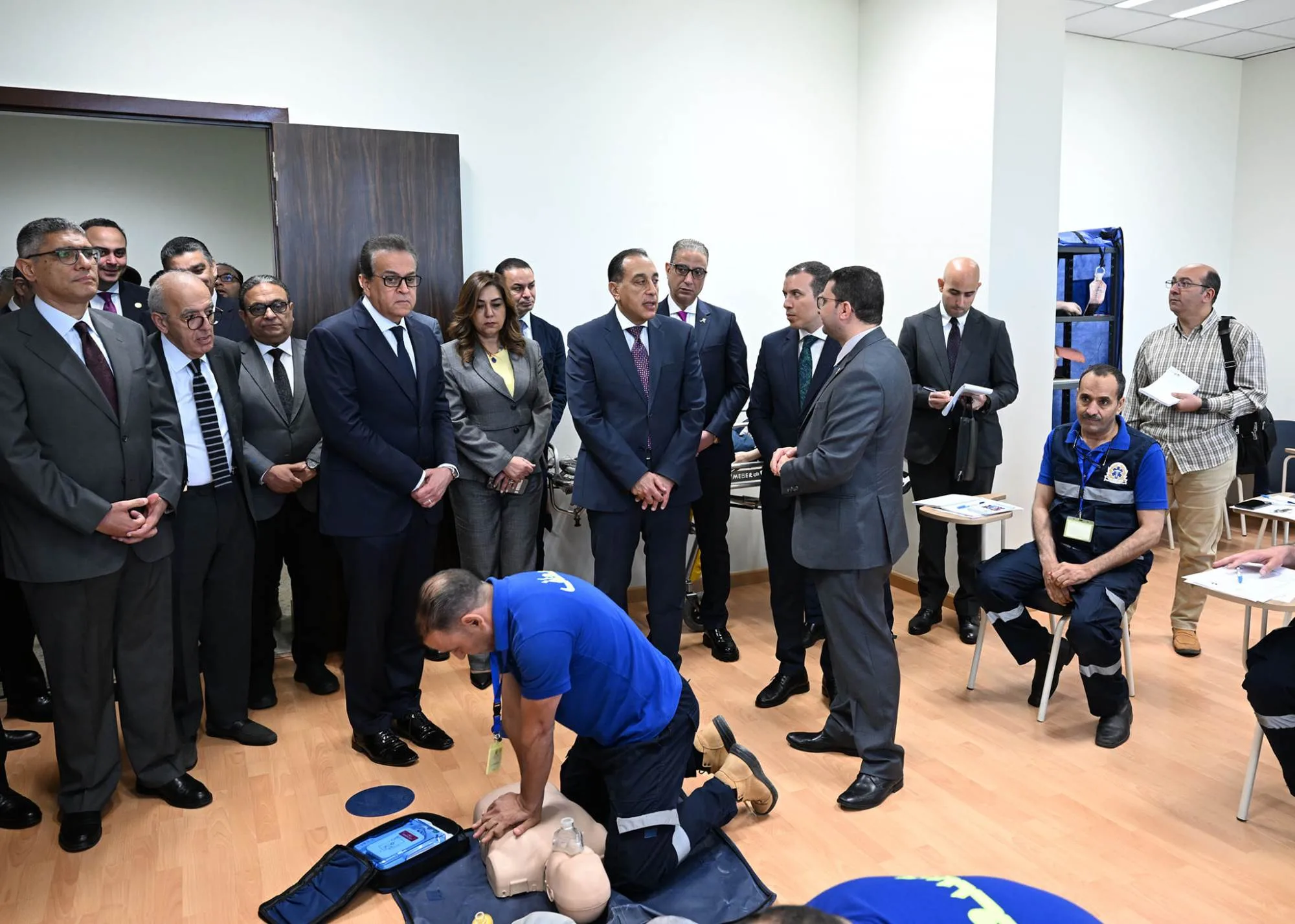رئيس الوزراء يقوم بجولة في المركز الوطني للتدريب التابع لهيئة الإسعاف المصرية رئيس الوزراء يقوم بجولة في المركز الوطني للتدريب التابع لهيئة الإسعاف المصرية