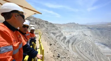 رئيس الوزراء يقوم بزيارة شاملة لمنجم السكري لمراقبة عمليات إنتاج الذهب الخام