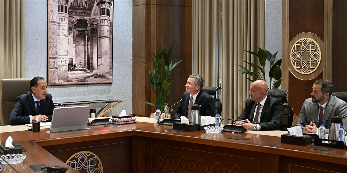 رئيس الوزراء يلتقي برؤساء شركة “إكسون موبيل” لبحث حقولها الاستكشافية في مصر رئيس الوزراء يلتقي برؤساء شركة “إكسون موبيل” لبحث حقولها الاستكشافية في مصر