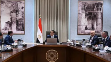رئيس الوزراء يناقش جهود دعم استدامة المشروعات الصغيرة واستمرار تحقيق أهدافها