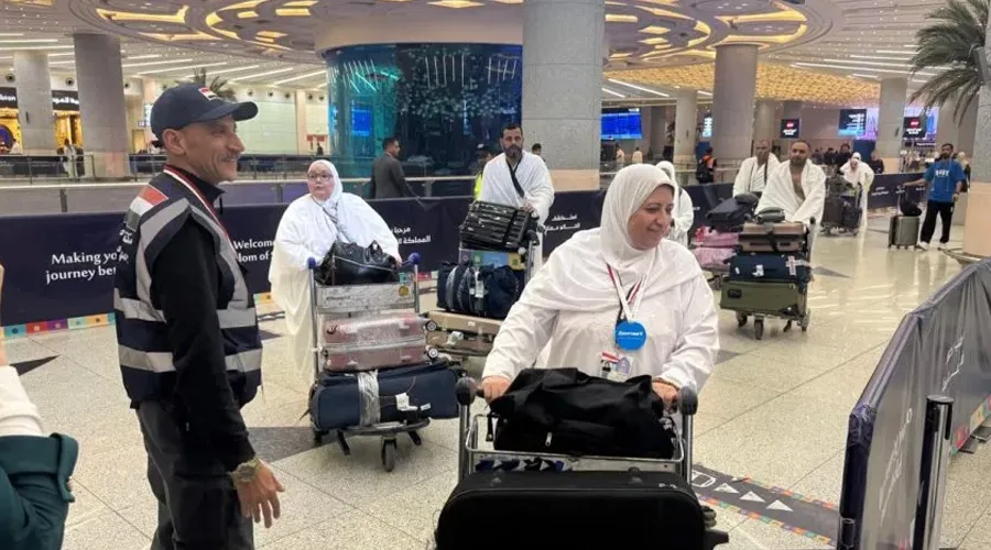 رئيس بعثة الحج الرسمية: وصول 9360 حاجًا من قرعة الحج إلى مكة المكرمة رئيس بعثة الحج الرسمية: وصول 9360 حاجًا من قرعة الحج إلى مكة المكرمة