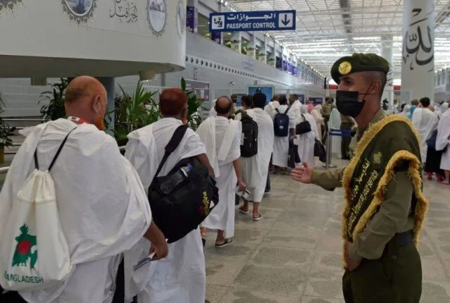 رئيس بعثة الحج: نقل 1000 حاج من المدينة المنورة إلى مكة رئيس بعثة الحج: نقل 1000 حاج من المدينة المنورة إلى مكة