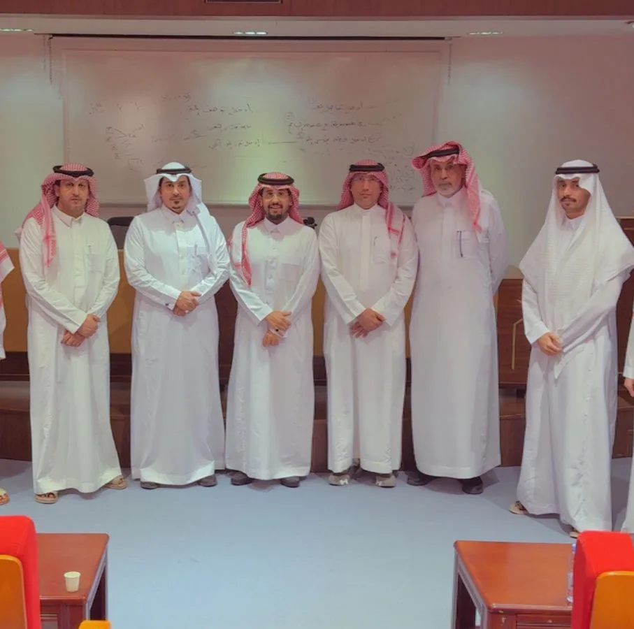 رئيس تحرير “الوئام” يتناول دراسة سعودية حول الهوية الرقمية في عالم الشبكات الاجتماعية المتقلبة. رئيس تحرير “الوئام” يتناول دراسة سعودية حول الهوية الرقمية في عالم الشبكات الاجتماعية المتقلبة.