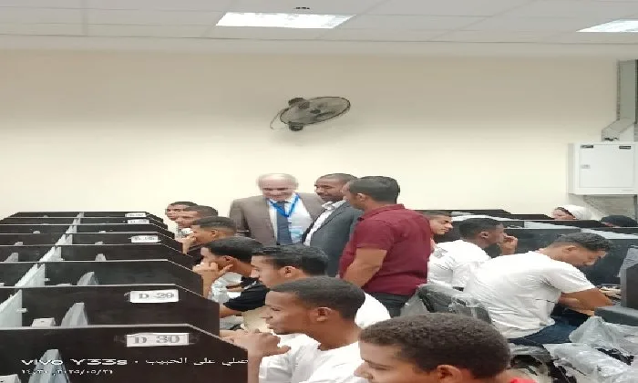 رئيس جامعة أسوان تشرف على امتحانات الفصل الثاني في أجواء مشجعة للطلاب رئيس جامعة أسوان تشرف على امتحانات الفصل الثاني في أجواء مشجعة للطلاب