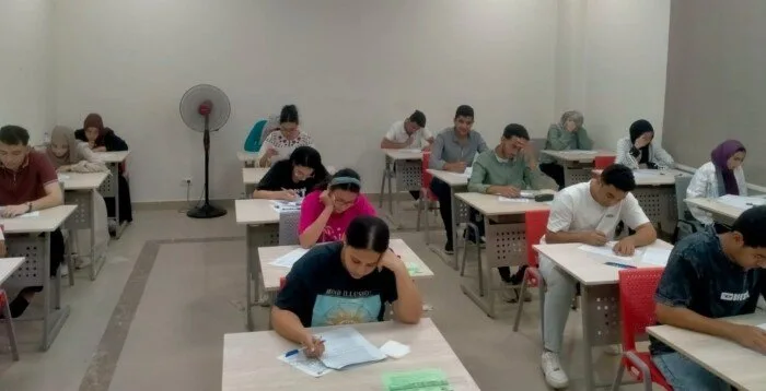 رئيس جامعة أسيوط الأهلية يتفقد تقدم امتحانات الطلاب ويؤكد على سيرها بشكل جيد رئيس جامعة أسيوط الأهلية يتفقد تقدم امتحانات الطلاب ويؤكد على سيرها بشكل جيد