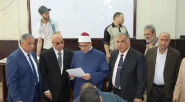 رئيس جامعة الأزهر يقوم بزيارة لجان الامتحان في كلية القرآن الكريم بطنطا