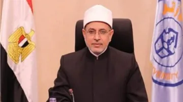 رئيس جامعة الأزهر ينصح العمداء بضرورة حماية الطلاب من حرارة الشمس وتوفير المياه وتواجد الأطباء قبل الامتحانات.