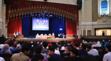 رئيس جامعة القاهرة يكرّم الفائزين في مهرجان العروض المسرحية الطويلة و”إبداع 13″
