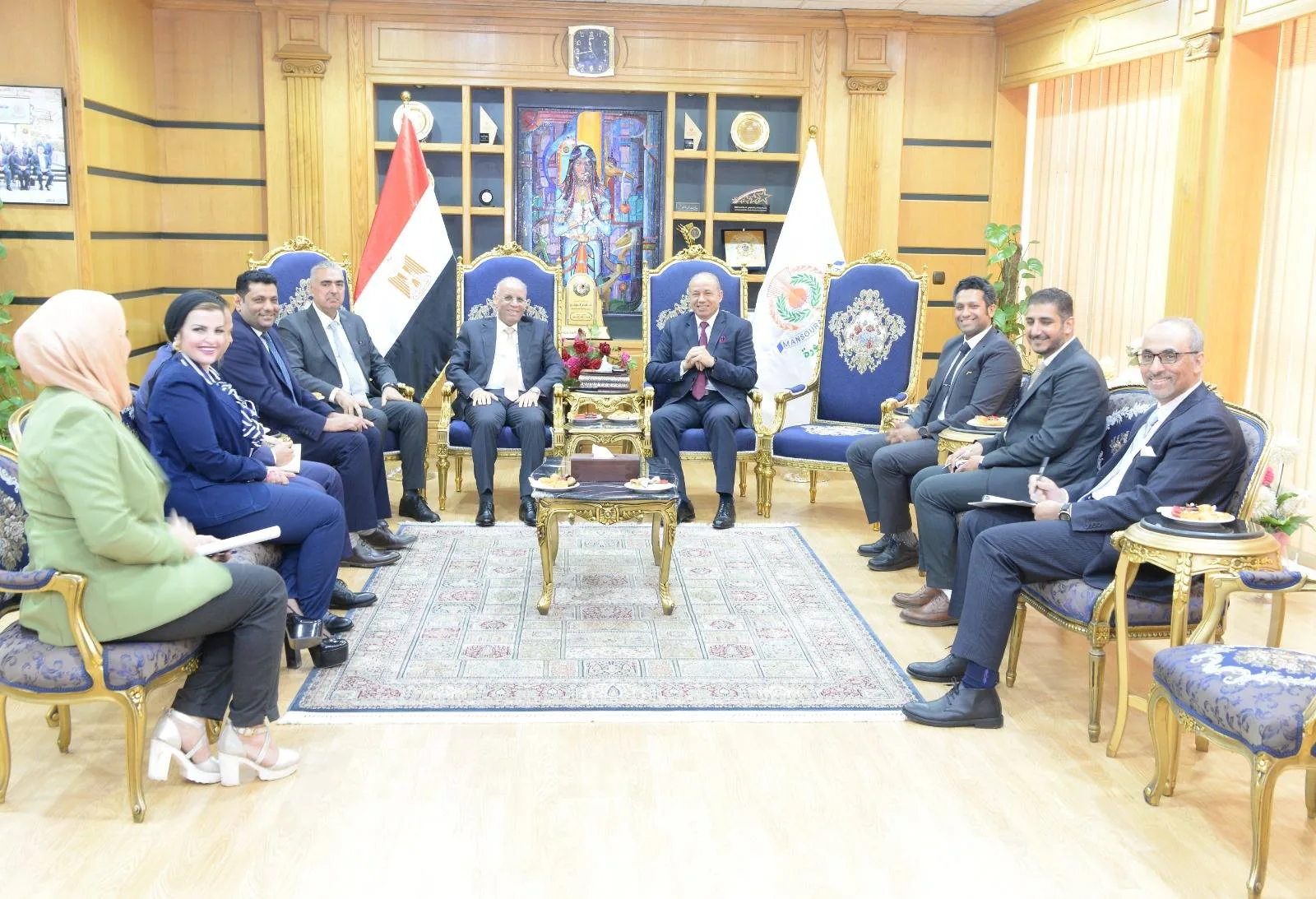 رئيس جامعة المنصورة يؤكد حرص مصر على رعاية أبنائها الوافدين من العراق