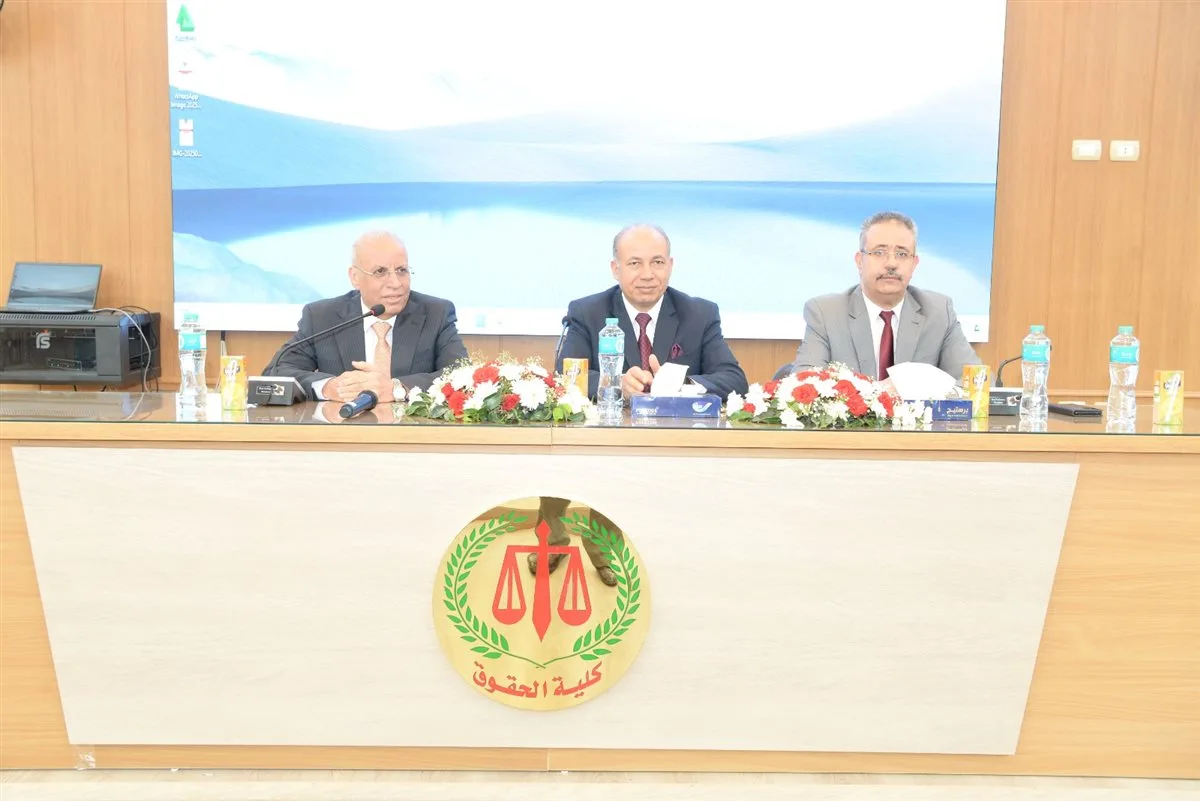 رئيس جامعة المنصورة يبحث تعزيز سبل التعاون مع السفير العراقي