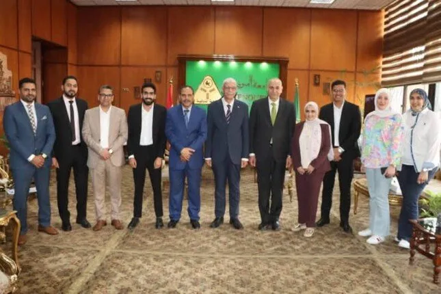 رئيس جامعة المنوفية يهنئ الفائزين بالمركز الأول في مسابقة هالت برايز العالمية رئيس جامعة المنوفية يهنئ الفائزين بالمركز الأول في مسابقة هالت برايز العالمية