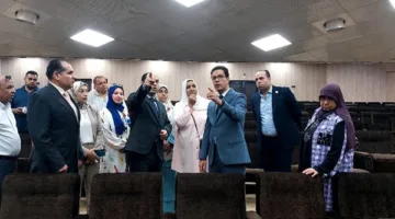 رئيس جامعة بنها يجري جولة تفقدية لمتابعة امتحانات كليتي الآداب والتجارة