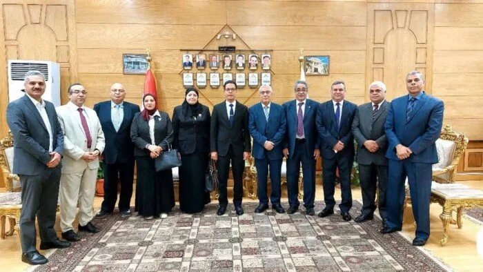 رئيس جامعة بنها يستقبل فرق الاعتماد البرامجي لضمان جودة التعليم