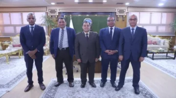 رئيس جامعة جنوب الوادي يستقبل وفد من هيئة تنمية المشروعات الصغيرة والمتوسطة ومتناهية الصغر